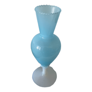 vase vintage opaline bleu pastel