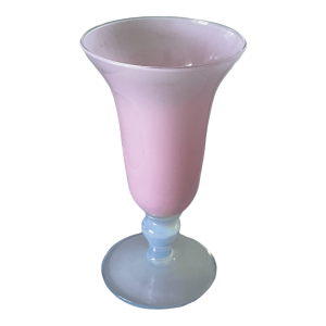 Vase opaline rose et blanc opalescent