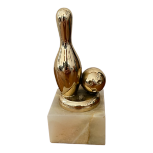 Presse papier quille boule de bowling en métal sur support marbre