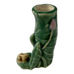 Vase barbotine céramique grenouille feuille de lotus